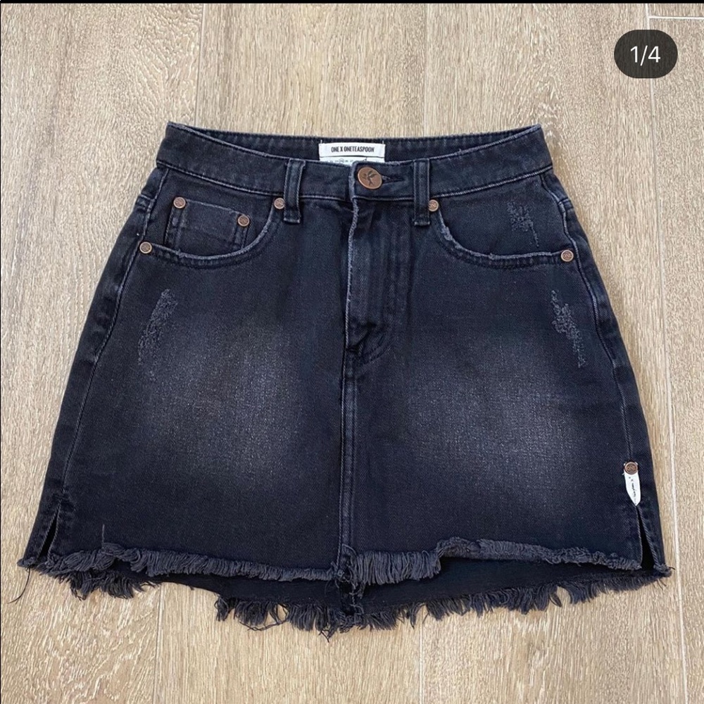 NWOT, SIZE 25 One Teaspoon Denim Skirt